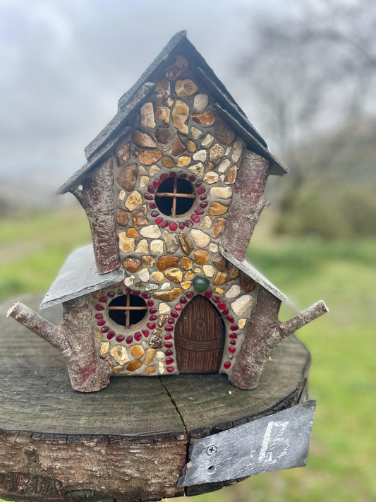 Garnetstone Faerie House 🔴
