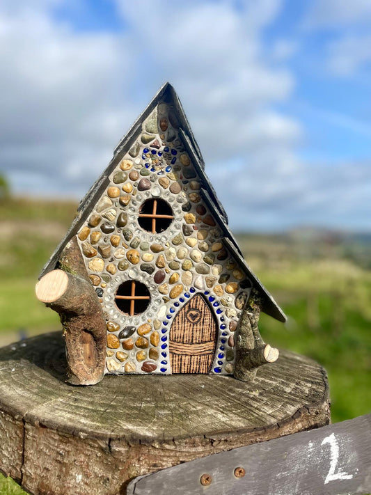 Pebbleglow Faerie House 🌊